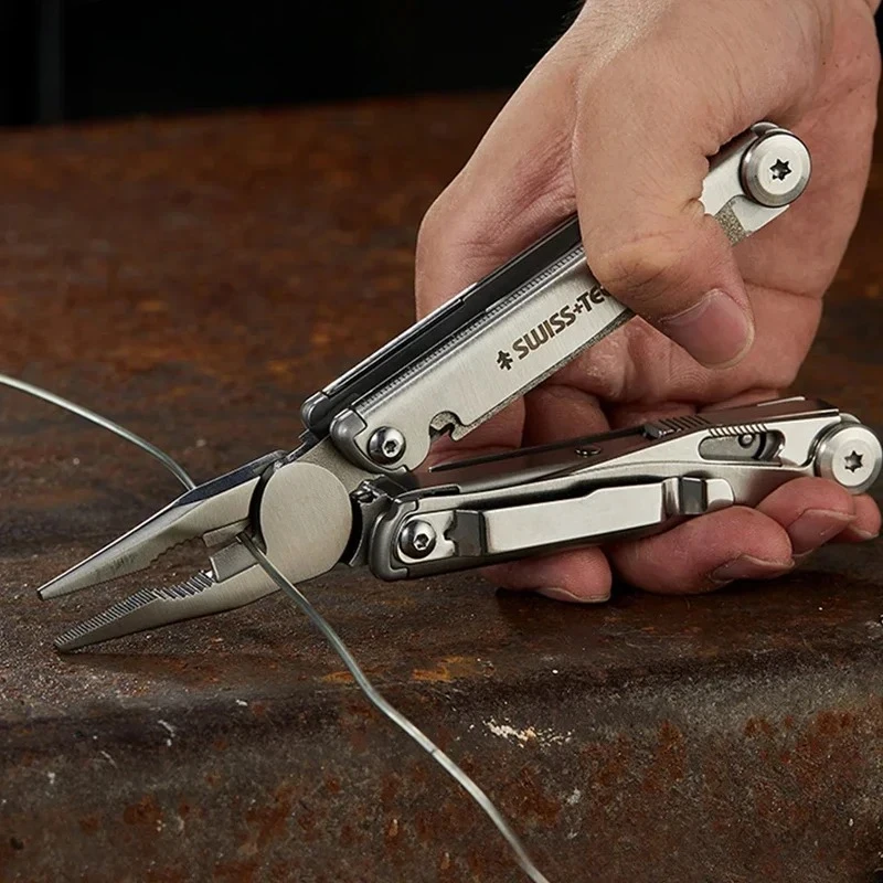 SWISS TECH 18 in 1 Multitool P - огляд і ціна Fishing Equipment Set